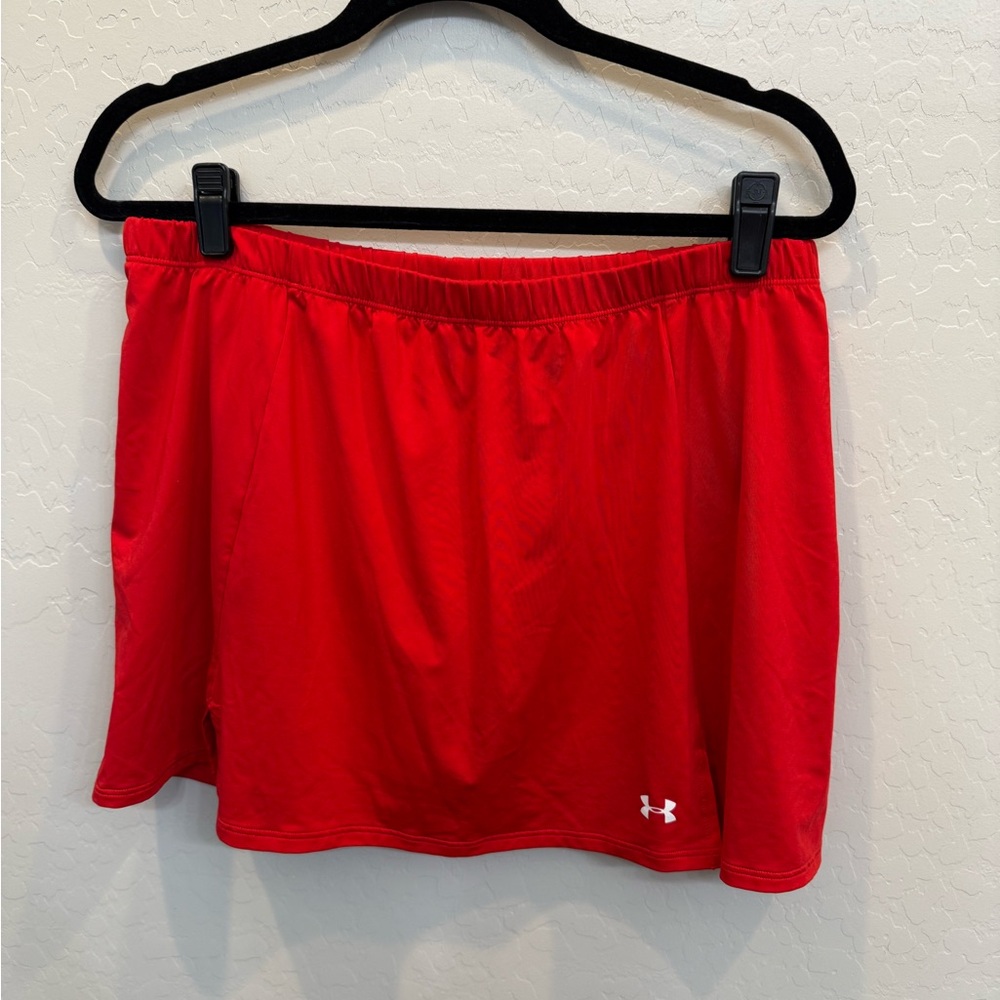 Red Under armor skort, tennis skort